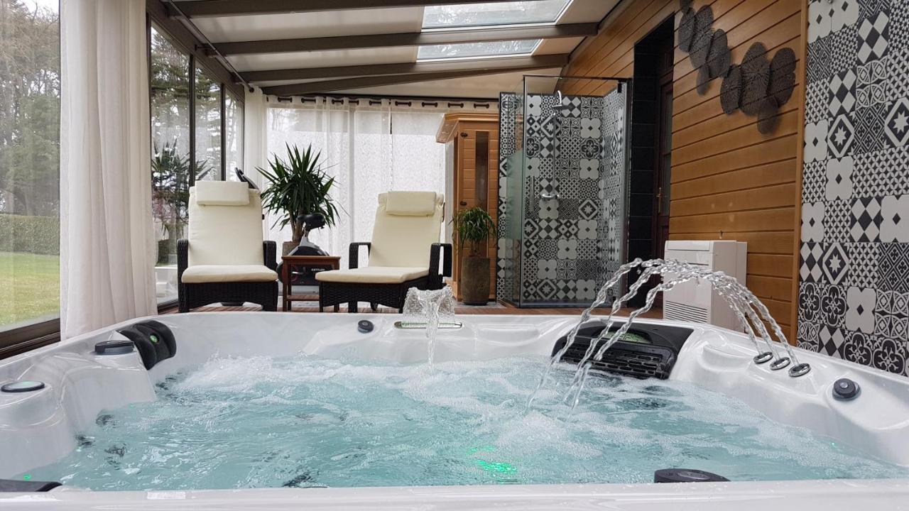 Les Mazeraies Maison D'Hotes Avec Spa Savonnieres Экстерьер фото